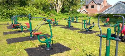 trallwn free outdoor fitness kit