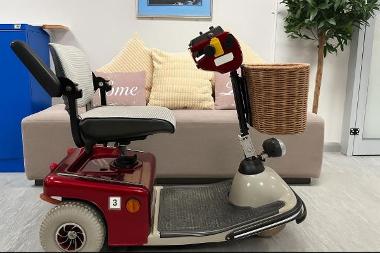 Small 3 wheel scooter up to 14 stone