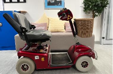 Small 4 wheel scooter up to 16 stone