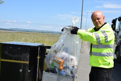 Litter bin sensors - bin being emptied